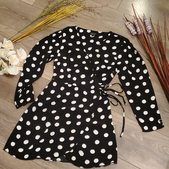 Topshop Dresses & Skirts - Topshop / wrapped up dress
